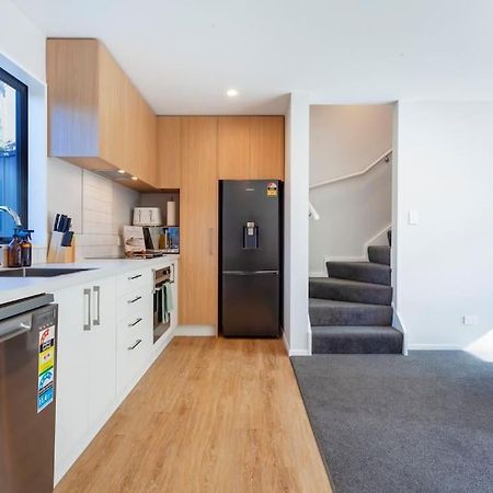 Apartamento Stylish Townhouse With Hot Tub Christchurch Exterior foto