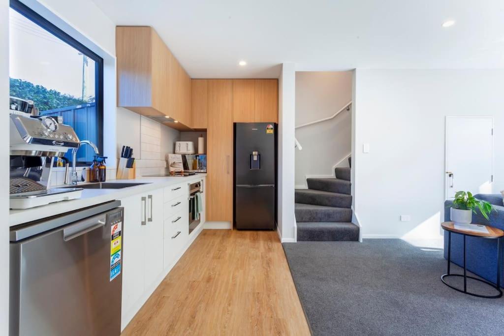 Apartamento Stylish Townhouse With Hot Tub Christchurch Exterior foto