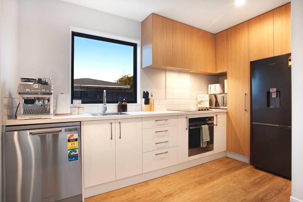 Apartamento Stylish Townhouse With Hot Tub Christchurch Exterior foto