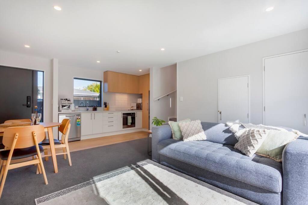 Apartamento Stylish Townhouse With Hot Tub Christchurch Exterior foto