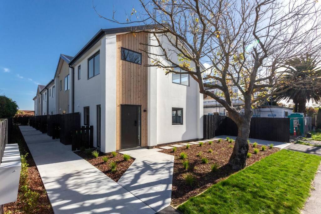 Apartamento Stylish Townhouse With Hot Tub Christchurch Exterior foto